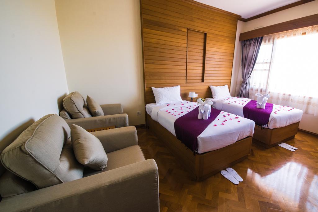 Win Unity Hotel Pyin Oo Lwin Exteriör bild