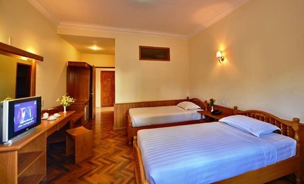 Win Unity Hotel Pyin Oo Lwin Exteriör bild
