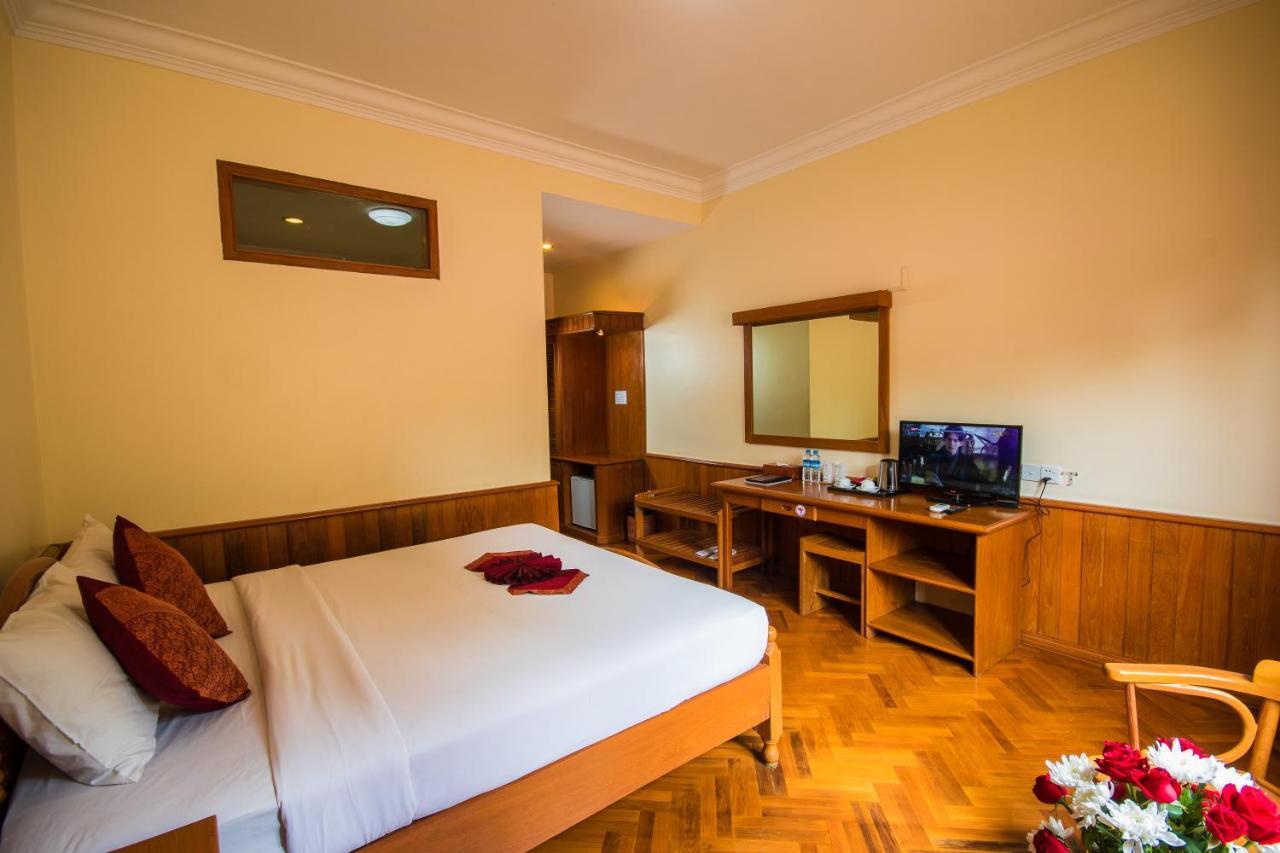 Win Unity Hotel Pyin Oo Lwin Exteriör bild