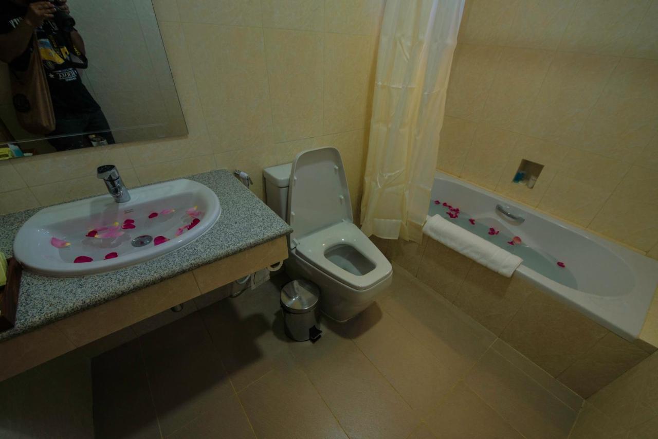 Win Unity Hotel Pyin Oo Lwin Exteriör bild